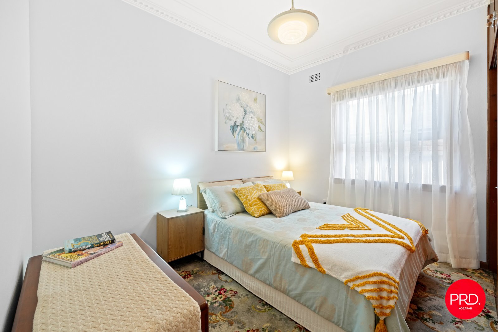 17 Moorefield Avenue KOGARAH 8