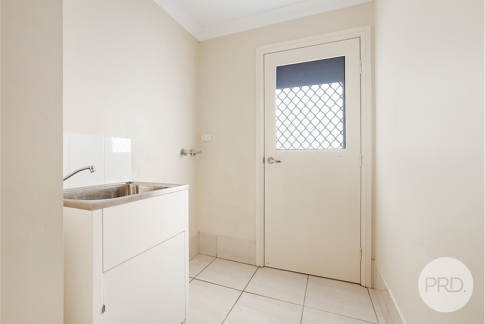 17 Mountain Gum Road TAMWORTH 9