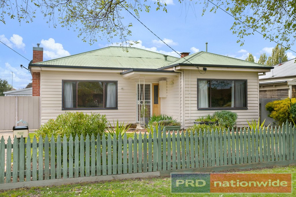 17 Munro Street ALFREDTON 2