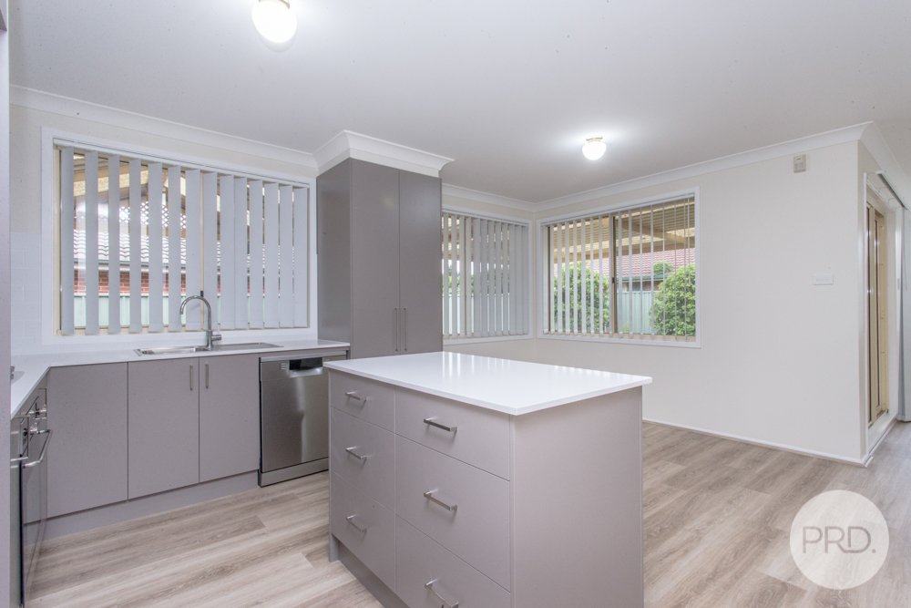 17 Musselburgh Close GLENMORE PARK 4