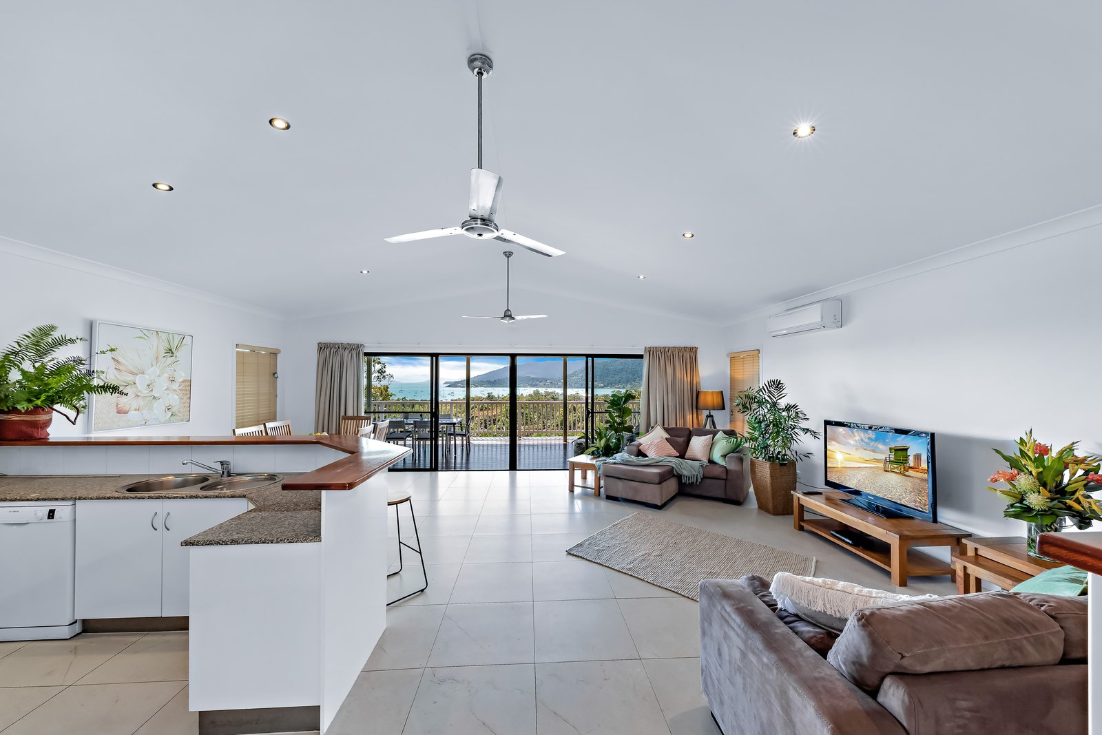 17 Nara Avenue AIRLIE BEACH 3