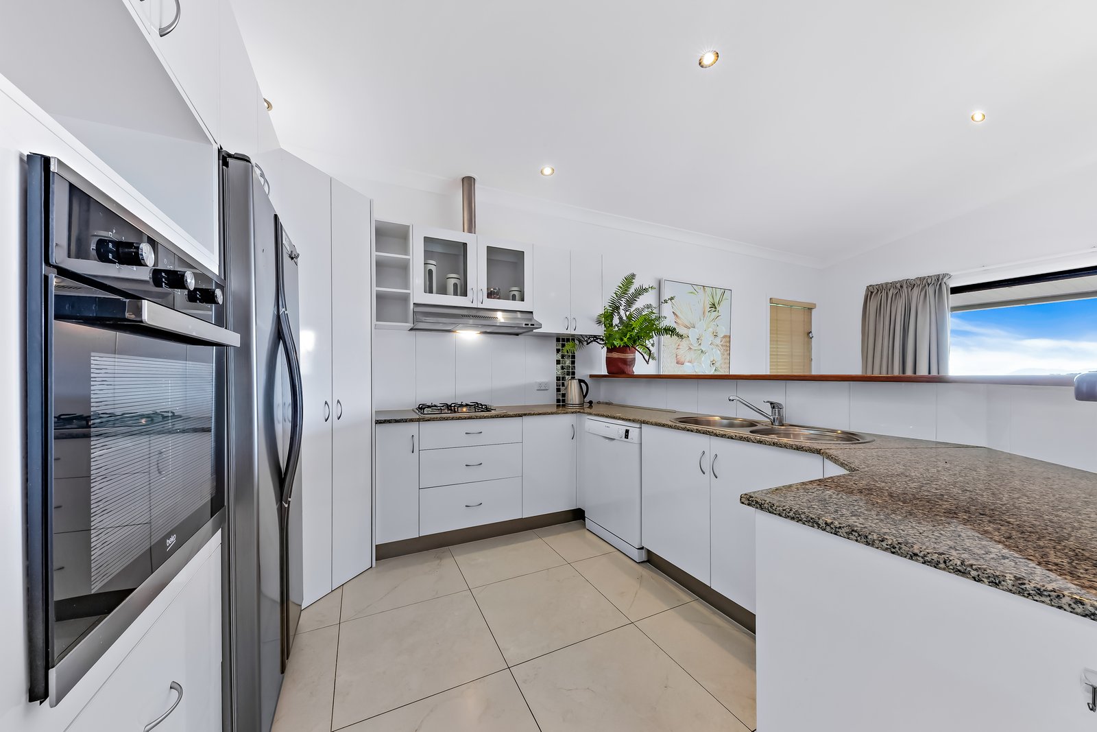 17 Nara Avenue AIRLIE BEACH 9