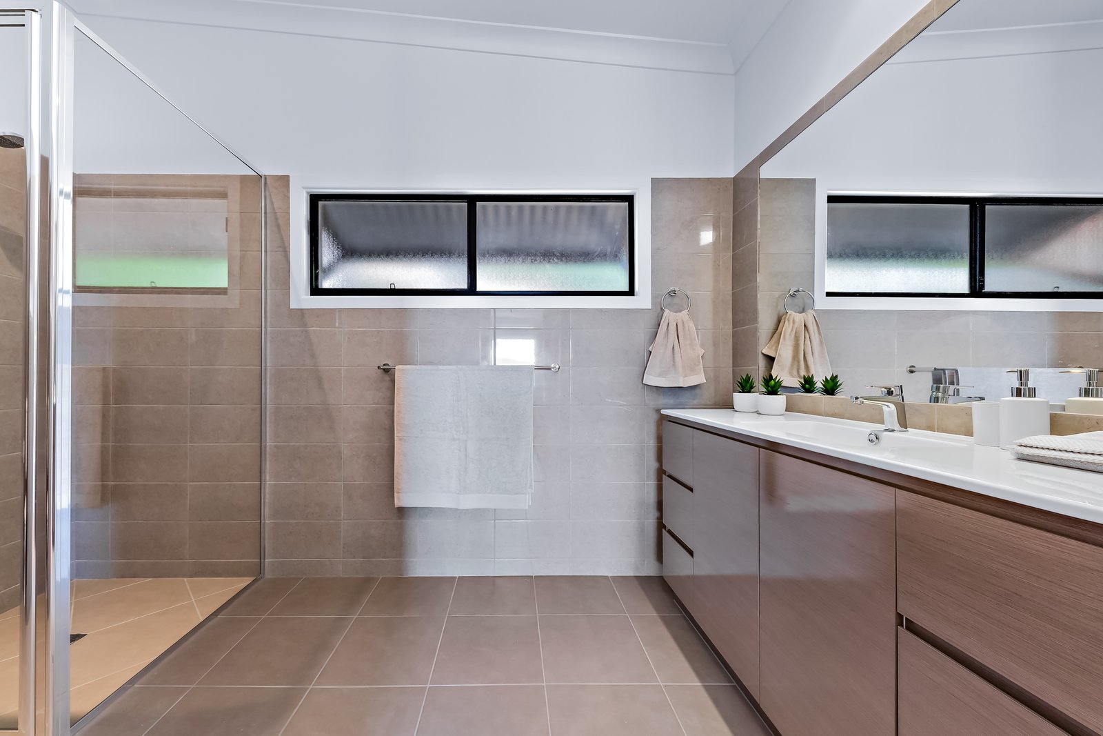 17 Nara Avenue AIRLIE BEACH 12