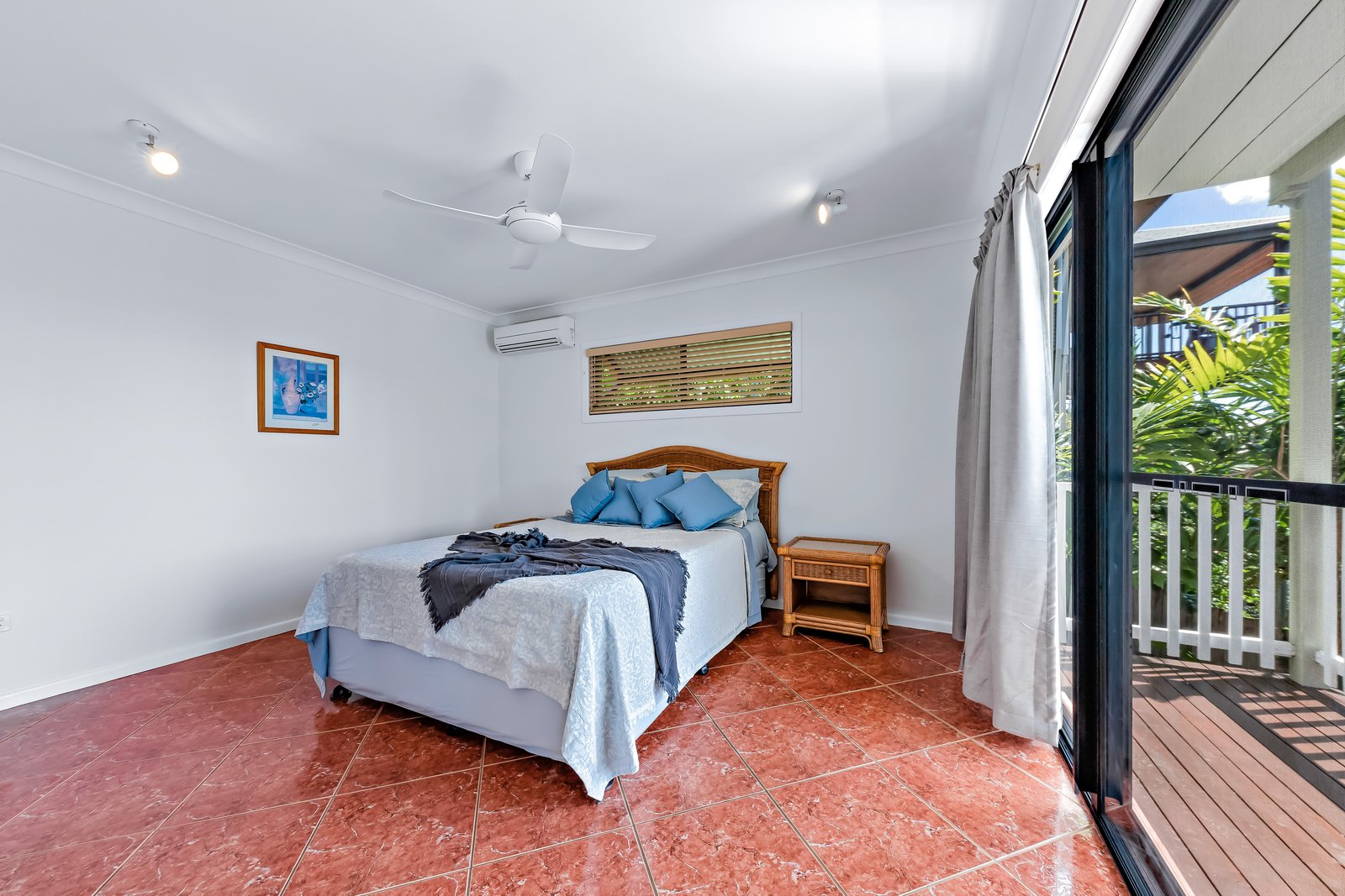 17 Nara Avenue AIRLIE BEACH 14