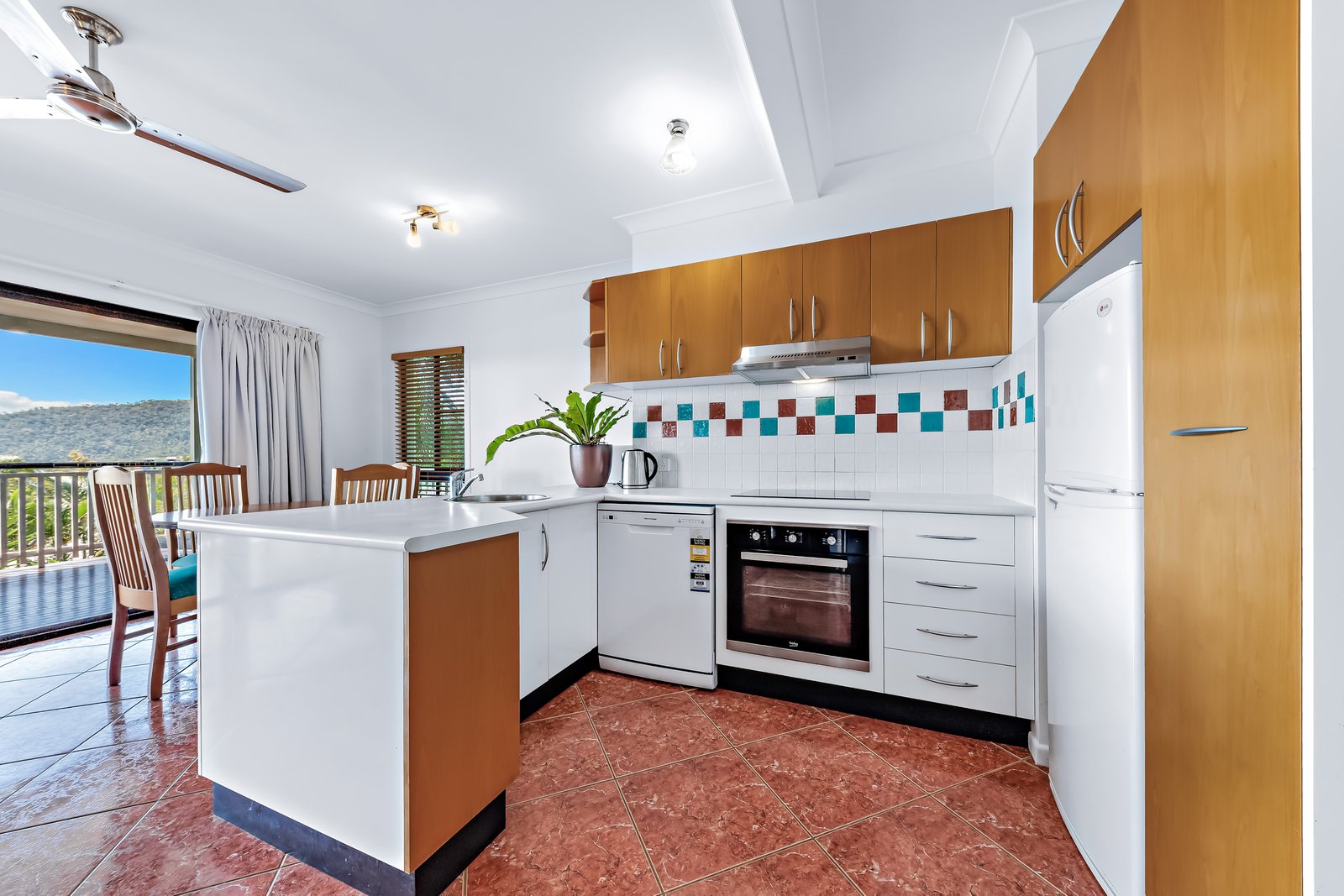 17 Nara Avenue AIRLIE BEACH 19