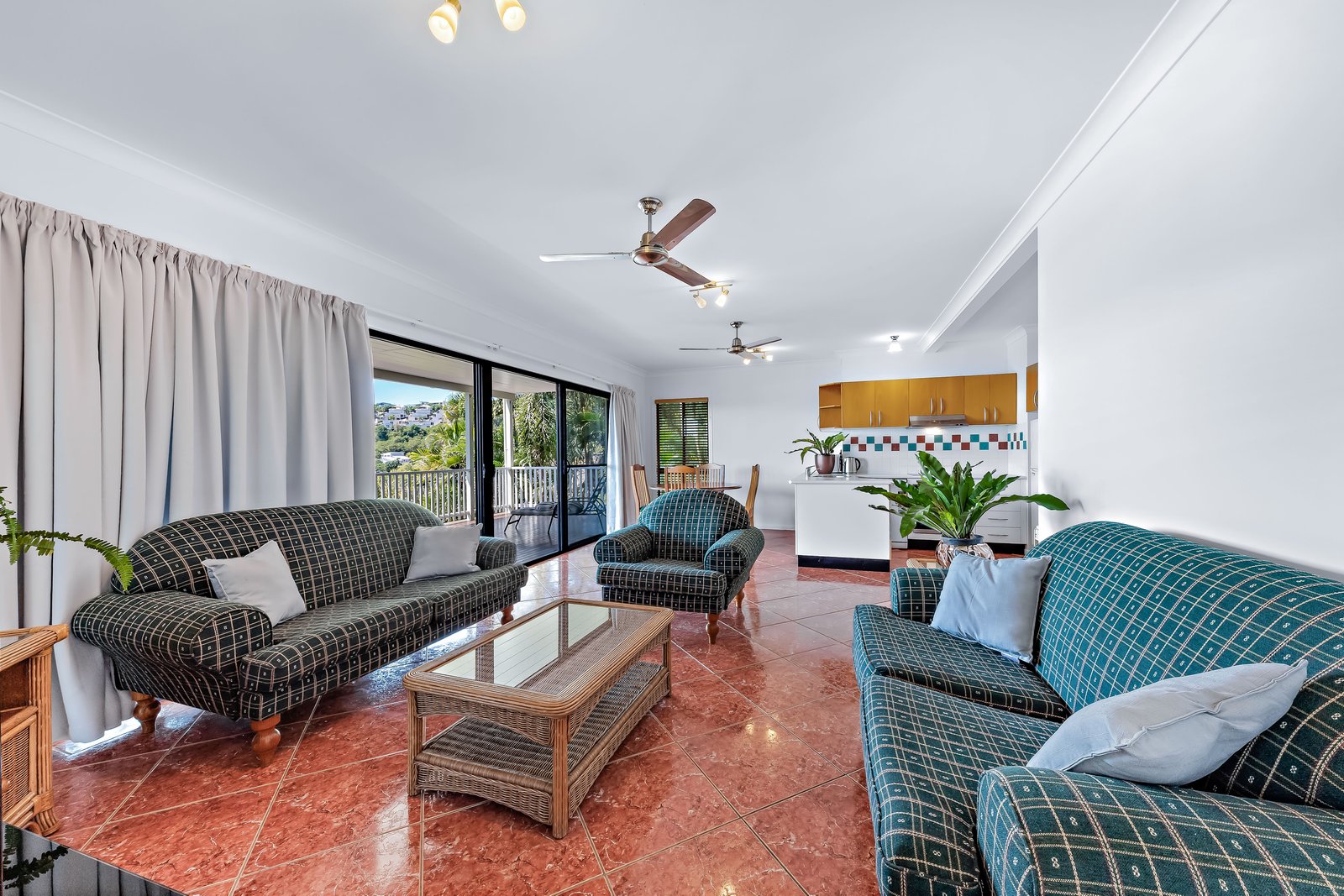 17 Nara Avenue AIRLIE BEACH 20