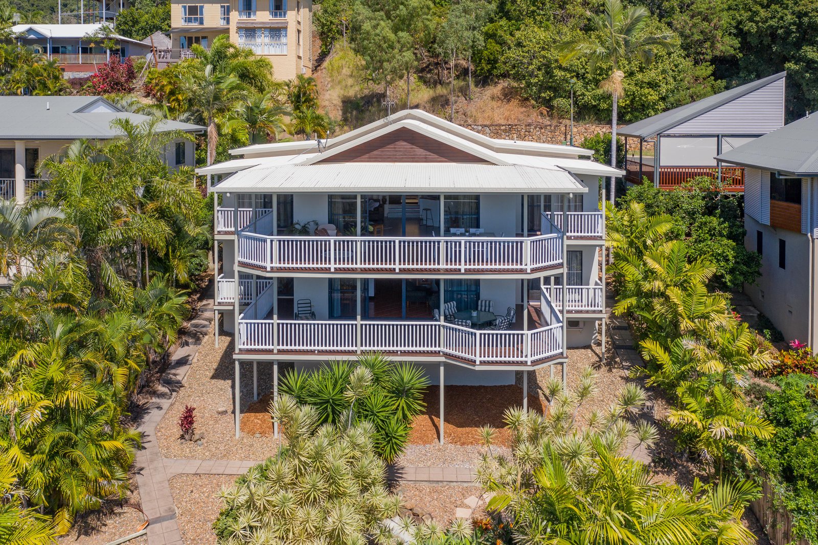 17 Nara Avenue AIRLIE BEACH 23