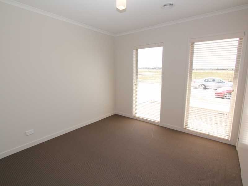 17 Naroo Street ALFREDTON 9