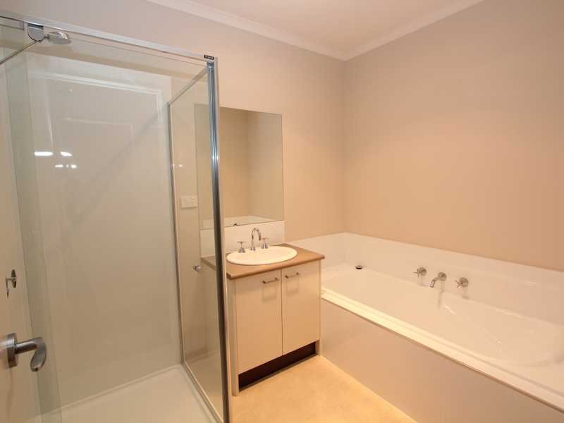 17 Naroo Street ALFREDTON 11