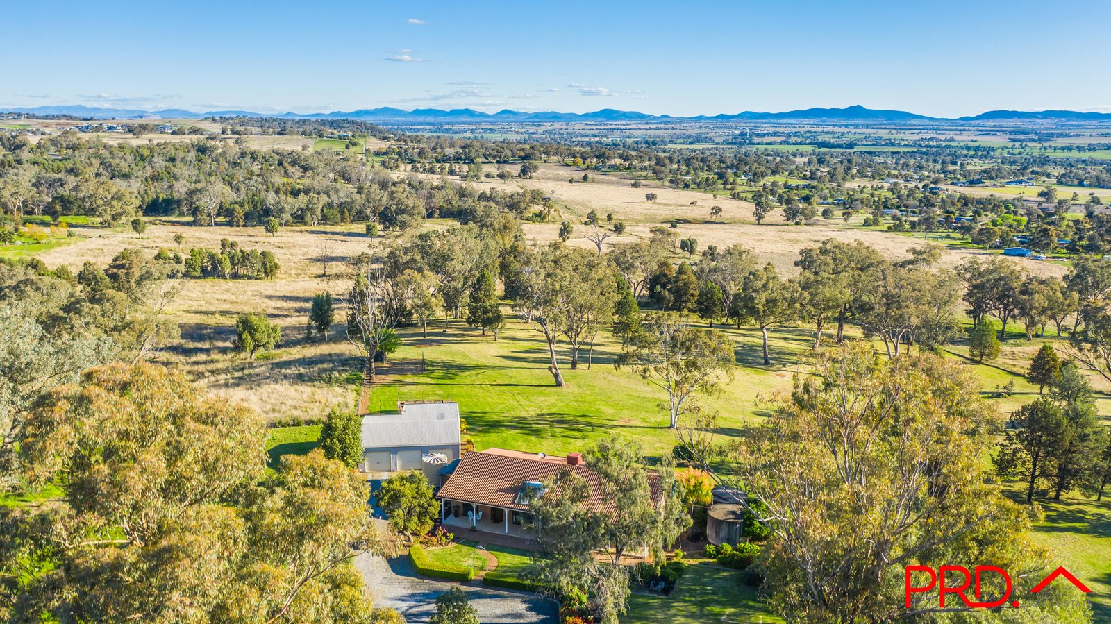 17 Nelson Crescent TAMWORTH 5