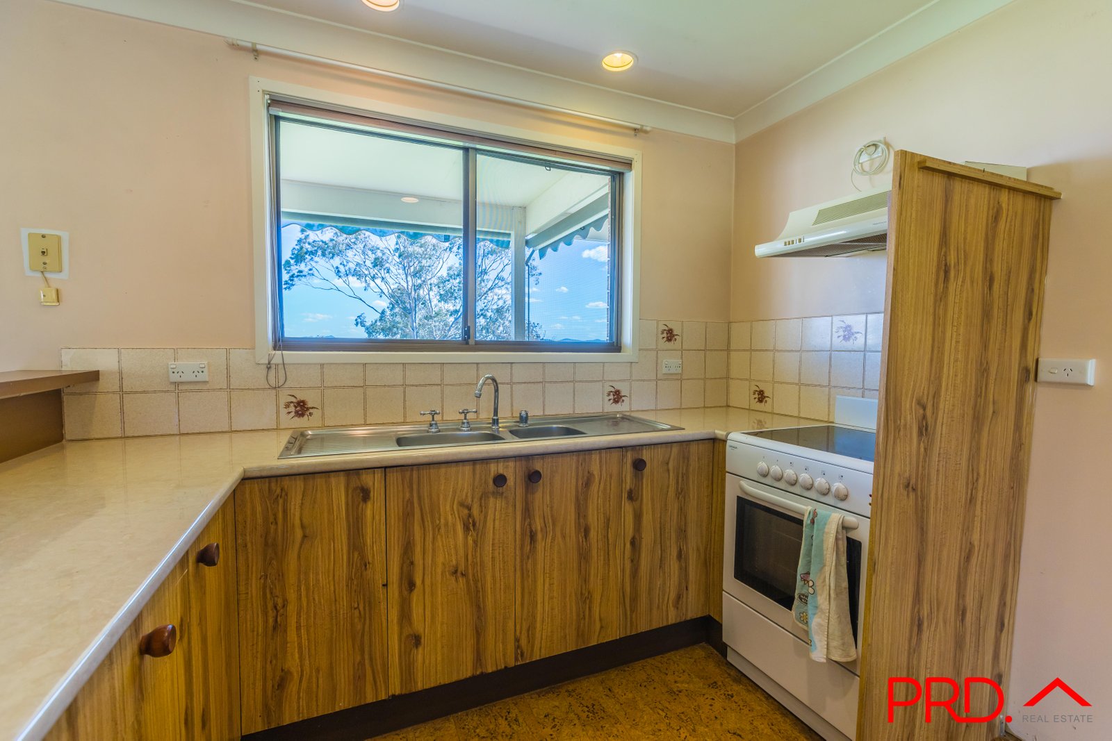 17 Nelson Crescent TAMWORTH 24