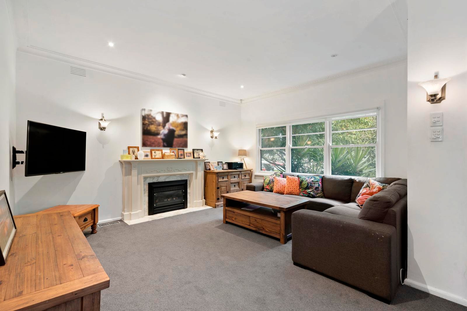 Real Estate and Property in 17 Nepean Highway, Elsternwick, VIC