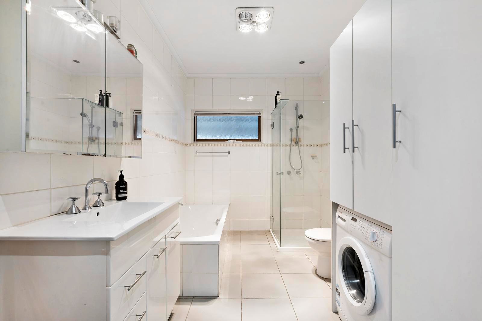 Real Estate and Property in 17 Nepean Highway, Elsternwick, VIC