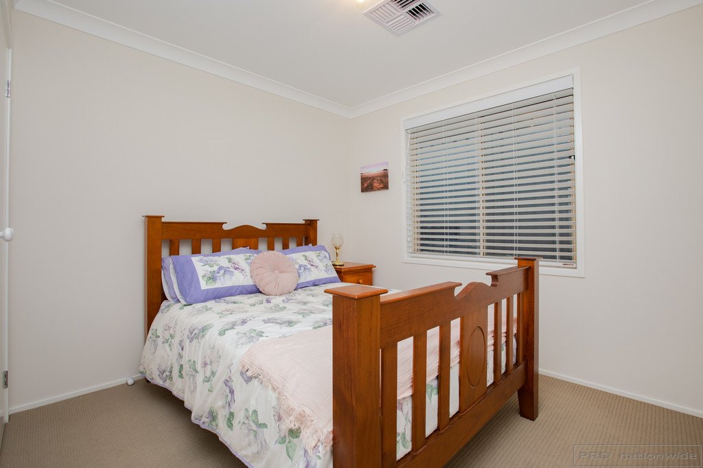 17 Oak Circuit GILLIESTON HEIGHTS 11