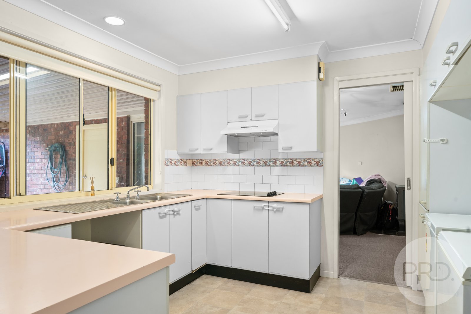 17 Oleander Crescent LAKE ALBERT 6