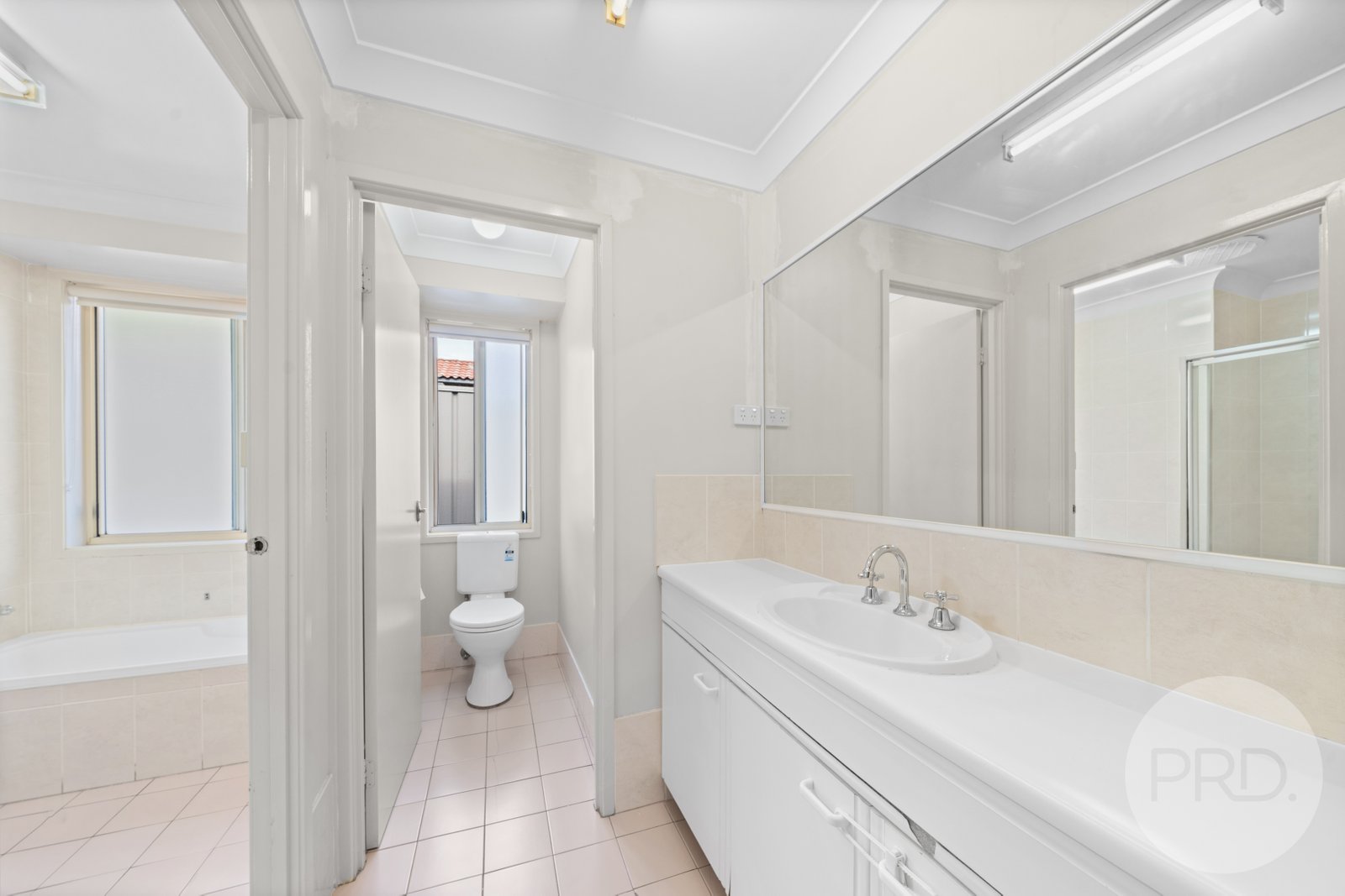 17 Oleander Crescent LAKE ALBERT 14