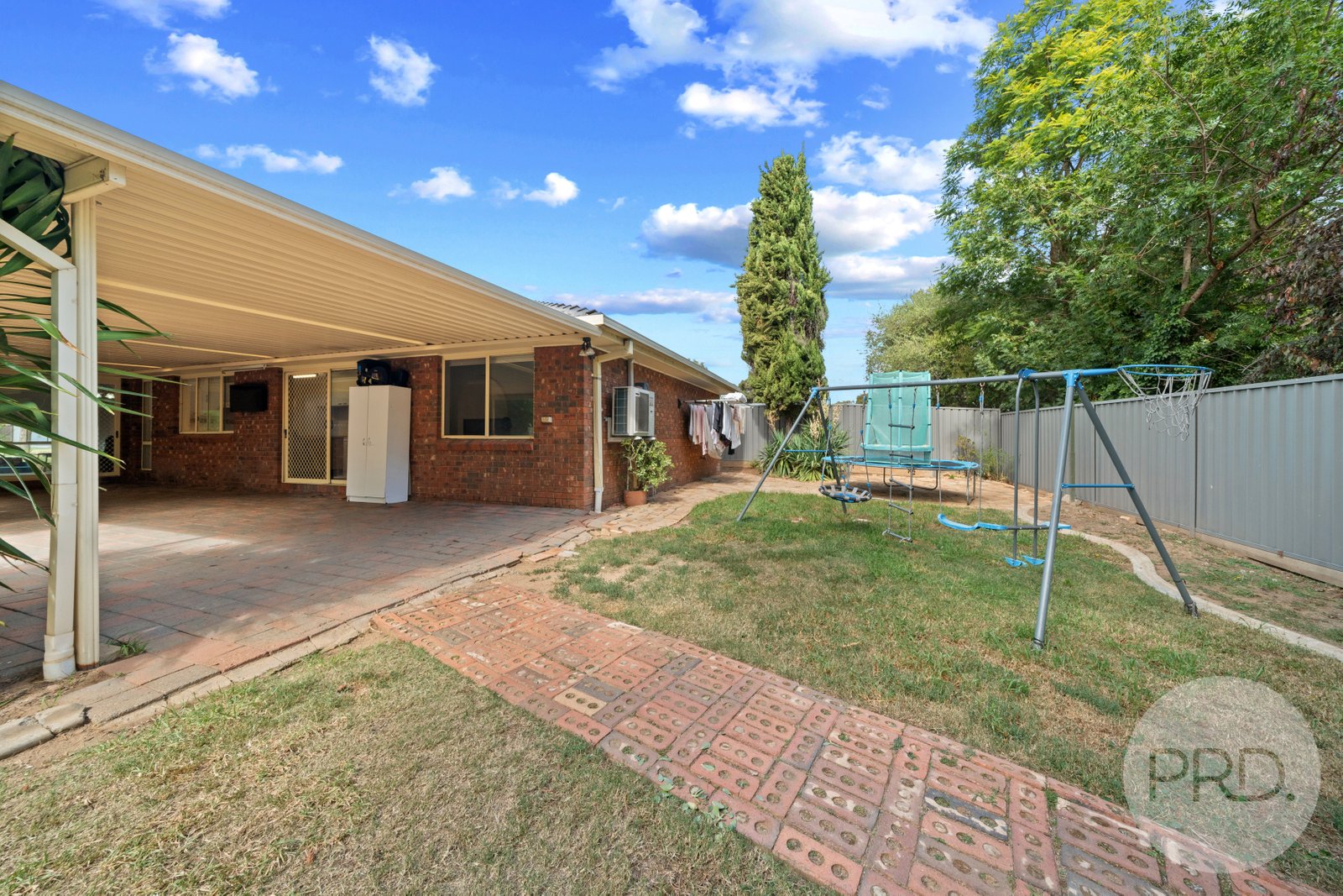 17 Oleander Crescent LAKE ALBERT 17