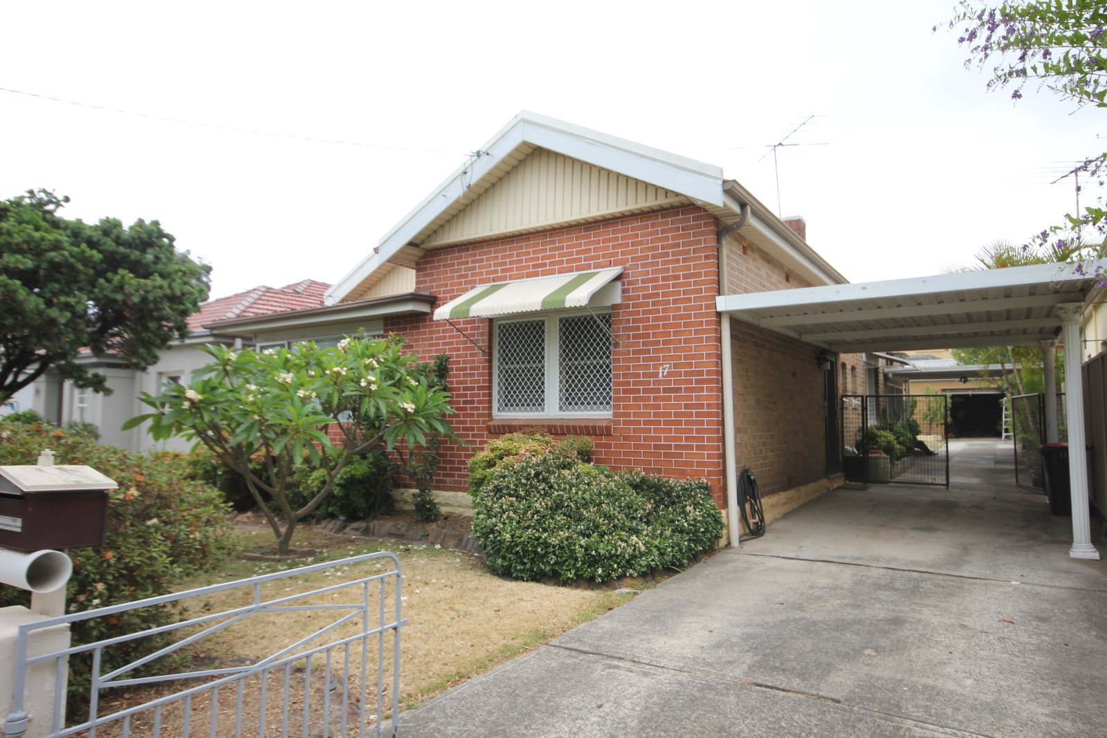 17 Omera Street,  CARLTON 1