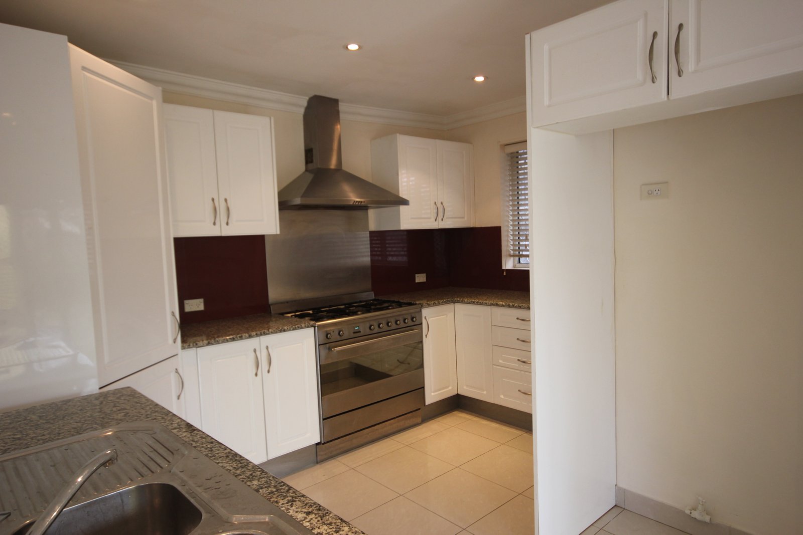 17 Omera Street,  CARLTON 2