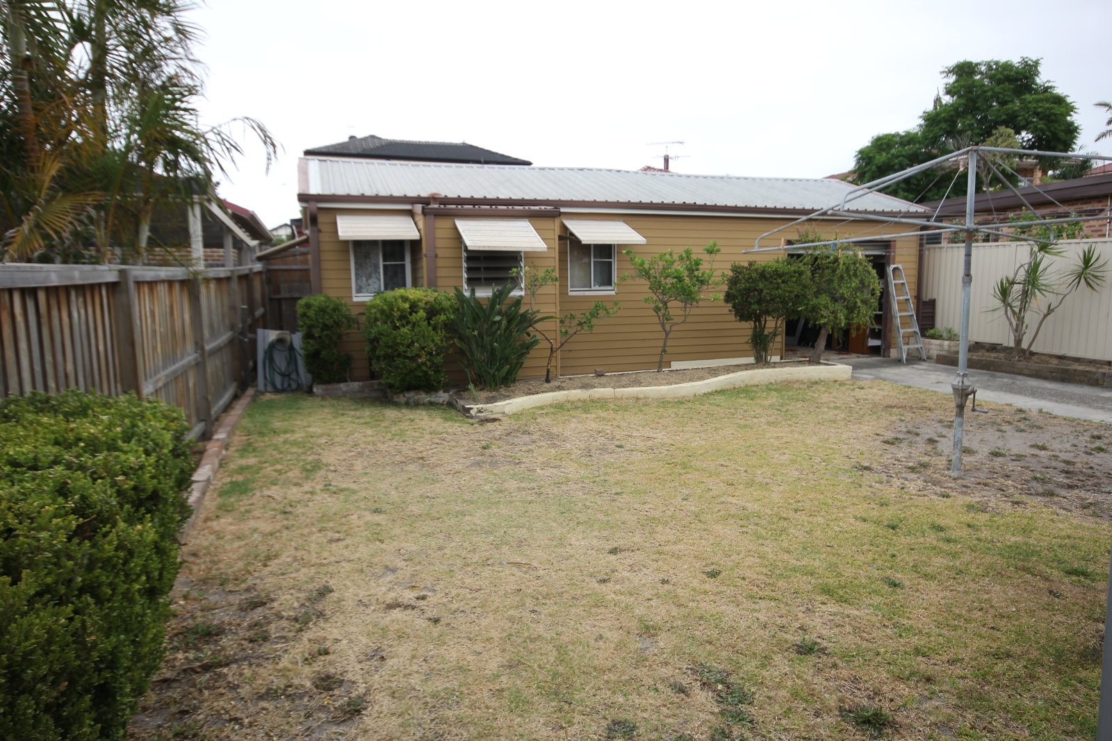 17 Omera Street,  CARLTON 8