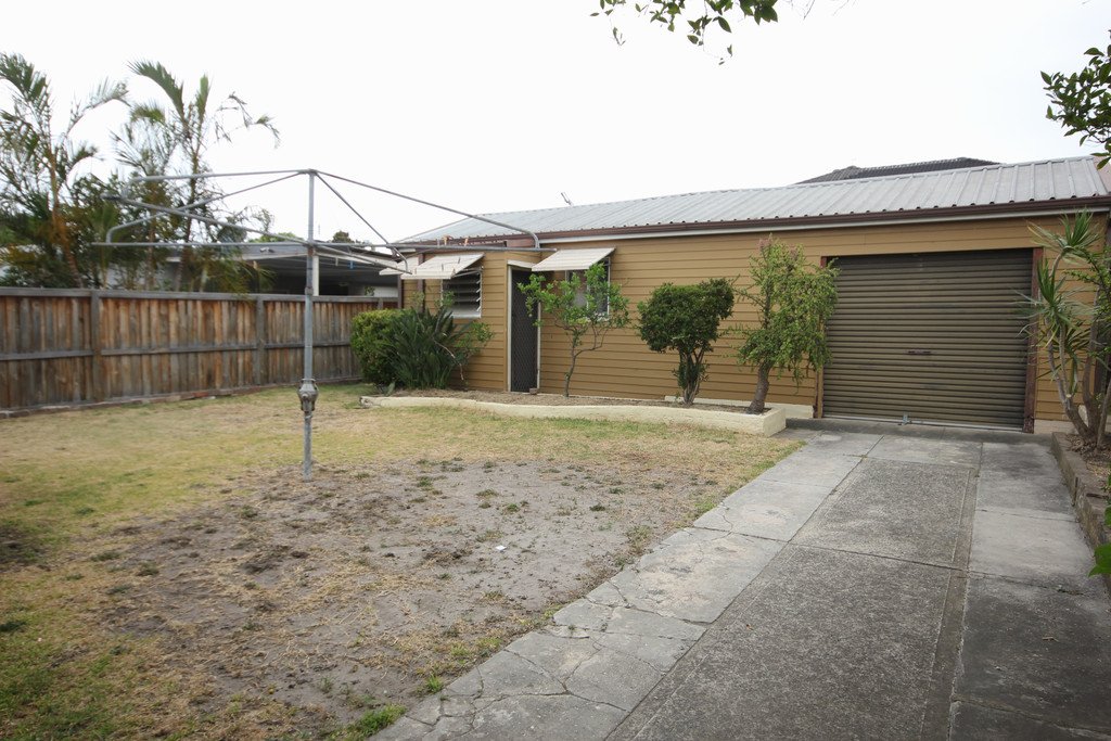 17 Omera Street,  CARLTON 12