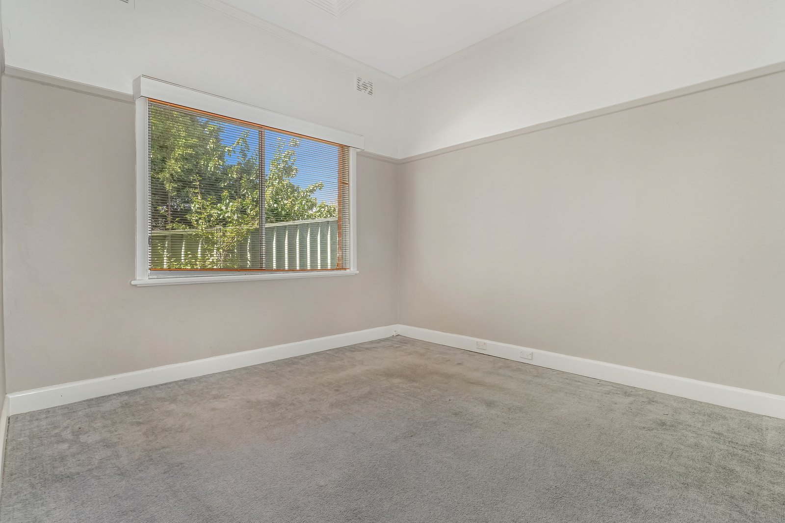 17 Ophir St  GOLDEN SQUARE 8