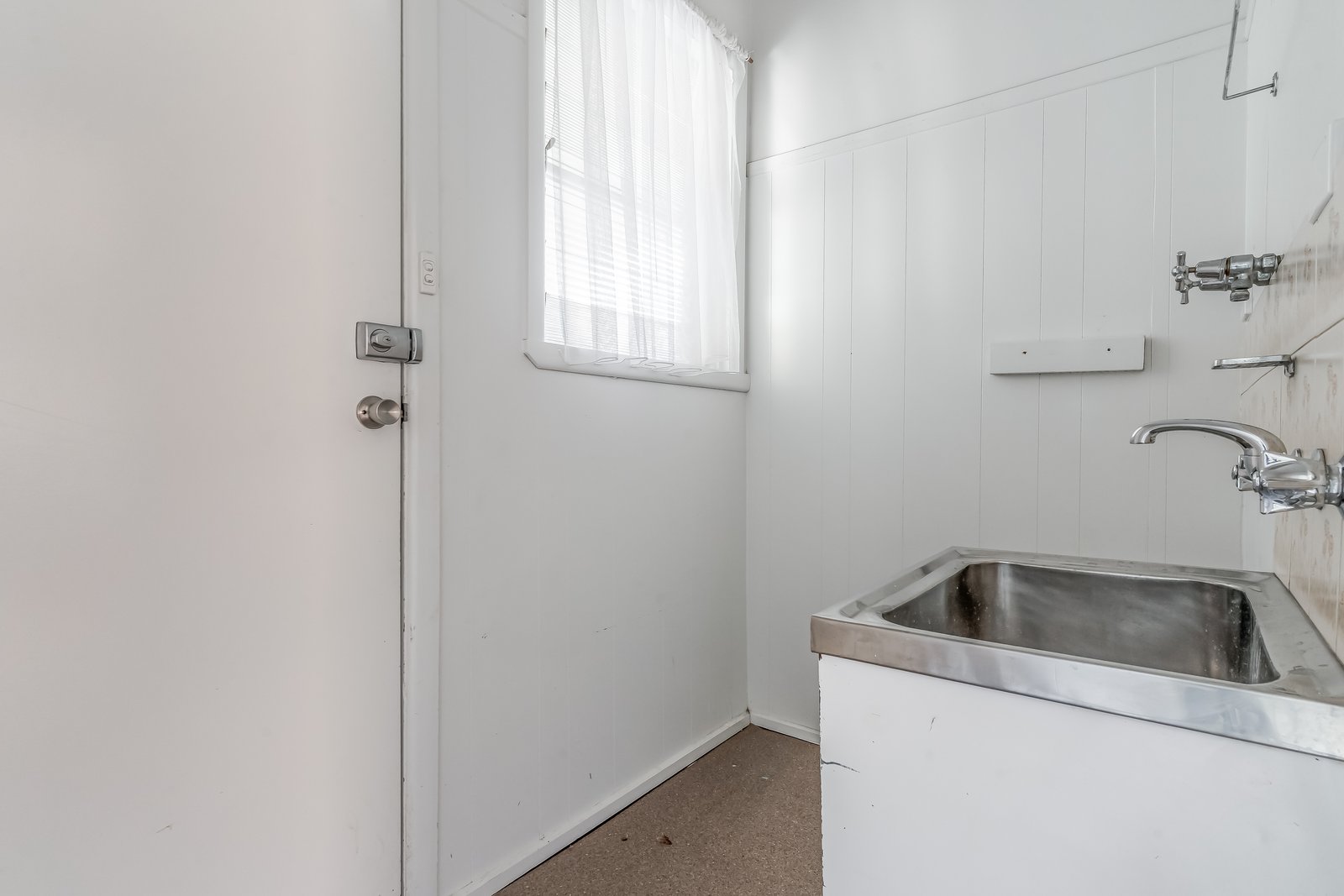 17 Ophir St  GOLDEN SQUARE 10