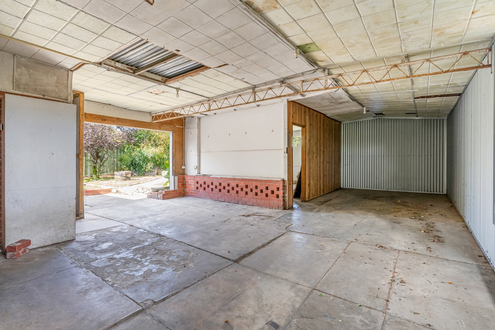 17 Ophir St  GOLDEN SQUARE 11