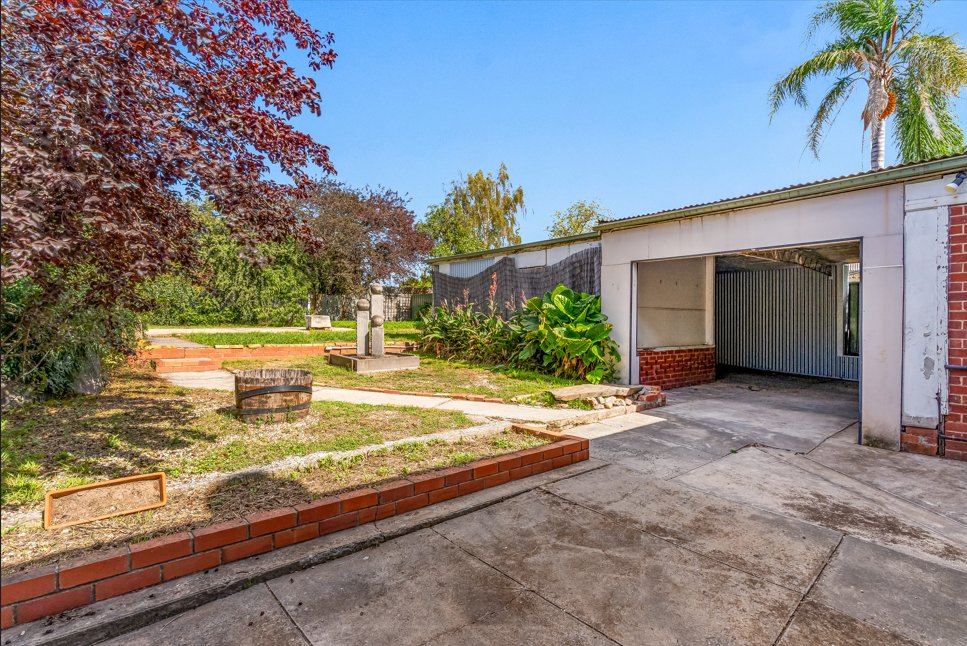 17 Ophir St  GOLDEN SQUARE 12