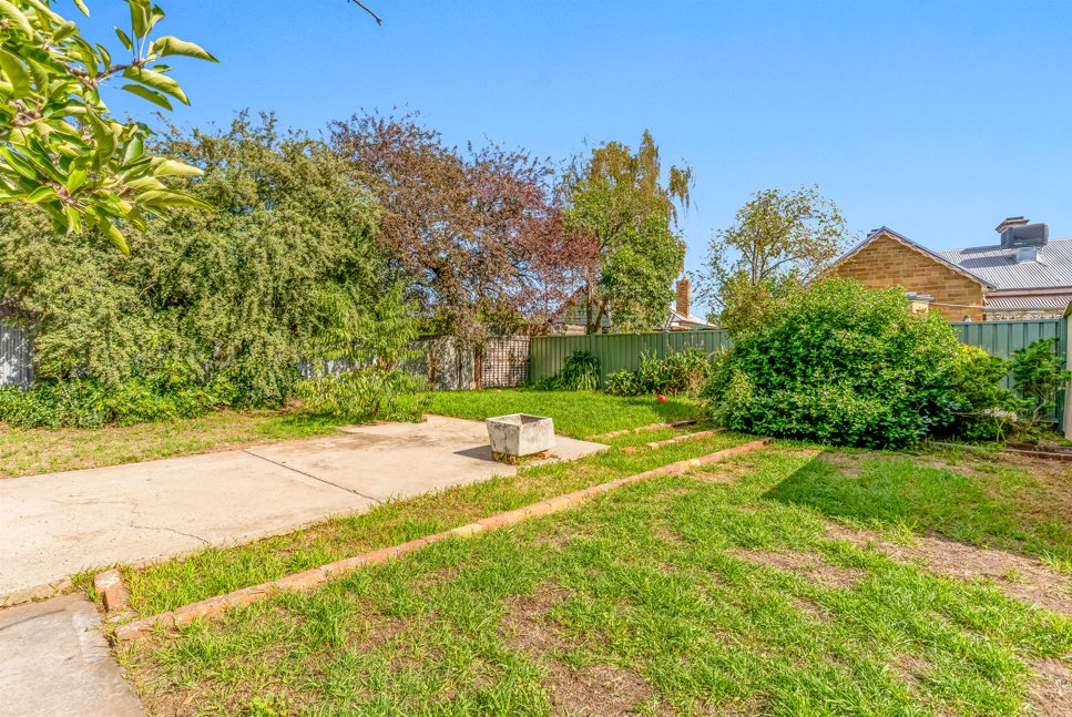 17 Ophir St  GOLDEN SQUARE 13