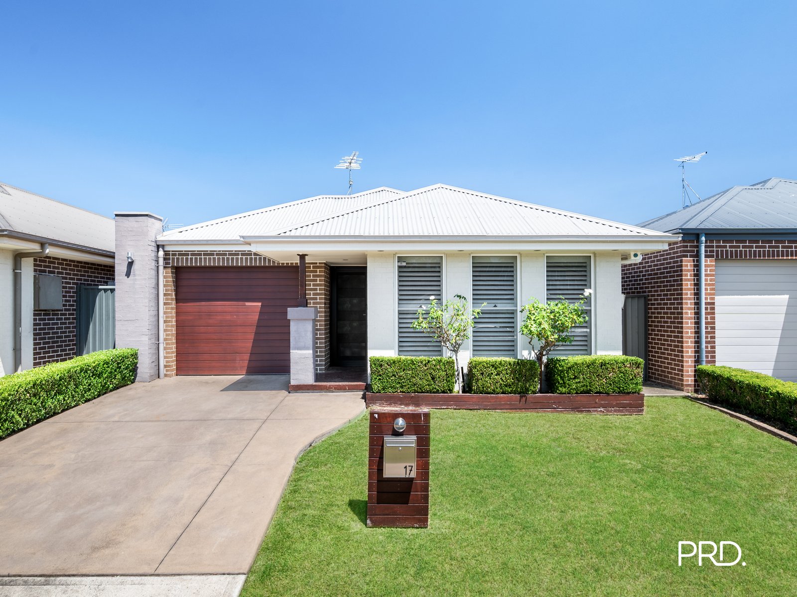 17 Oriri Avenue GLENMORE PARK 1