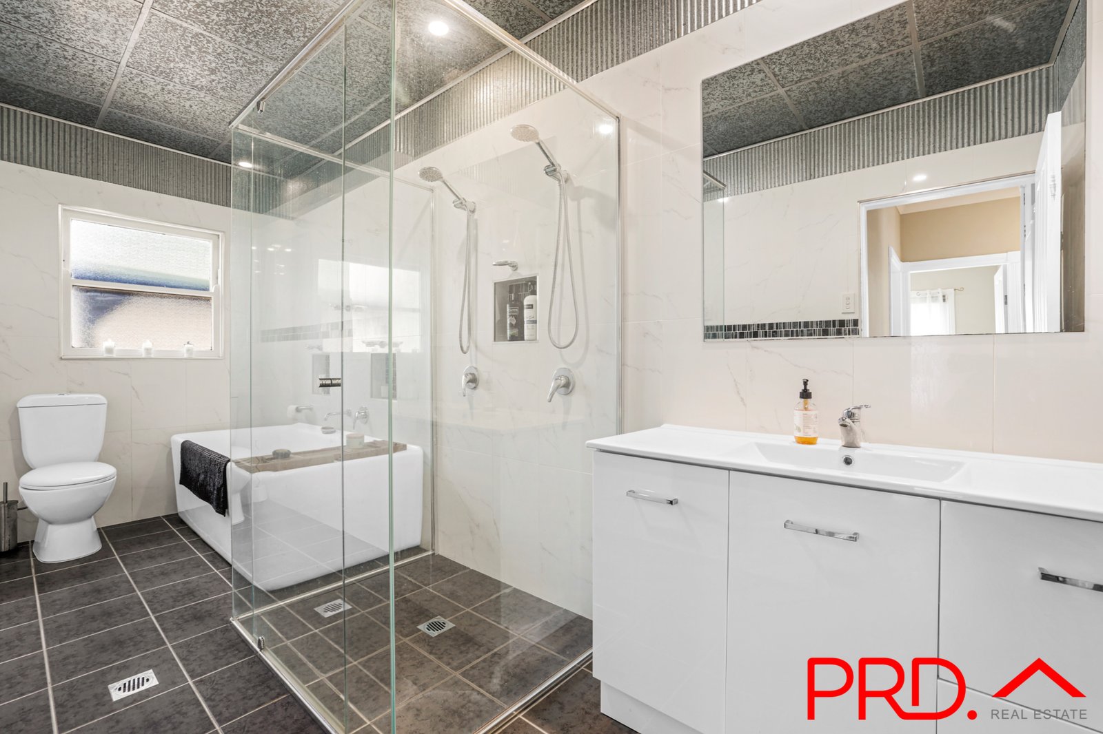 17 Panorama Road TAMWORTH 8