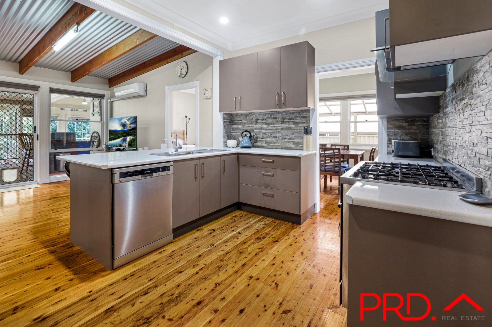 17 Panorama Road TAMWORTH 9