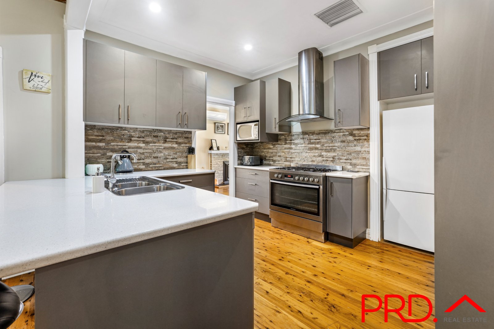 17 Panorama Road TAMWORTH 11
