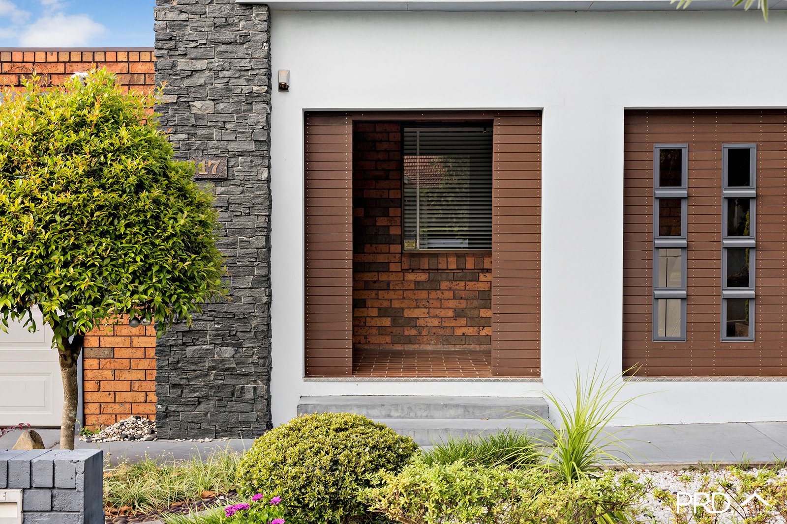 17 Park Road SANS SOUCI 2