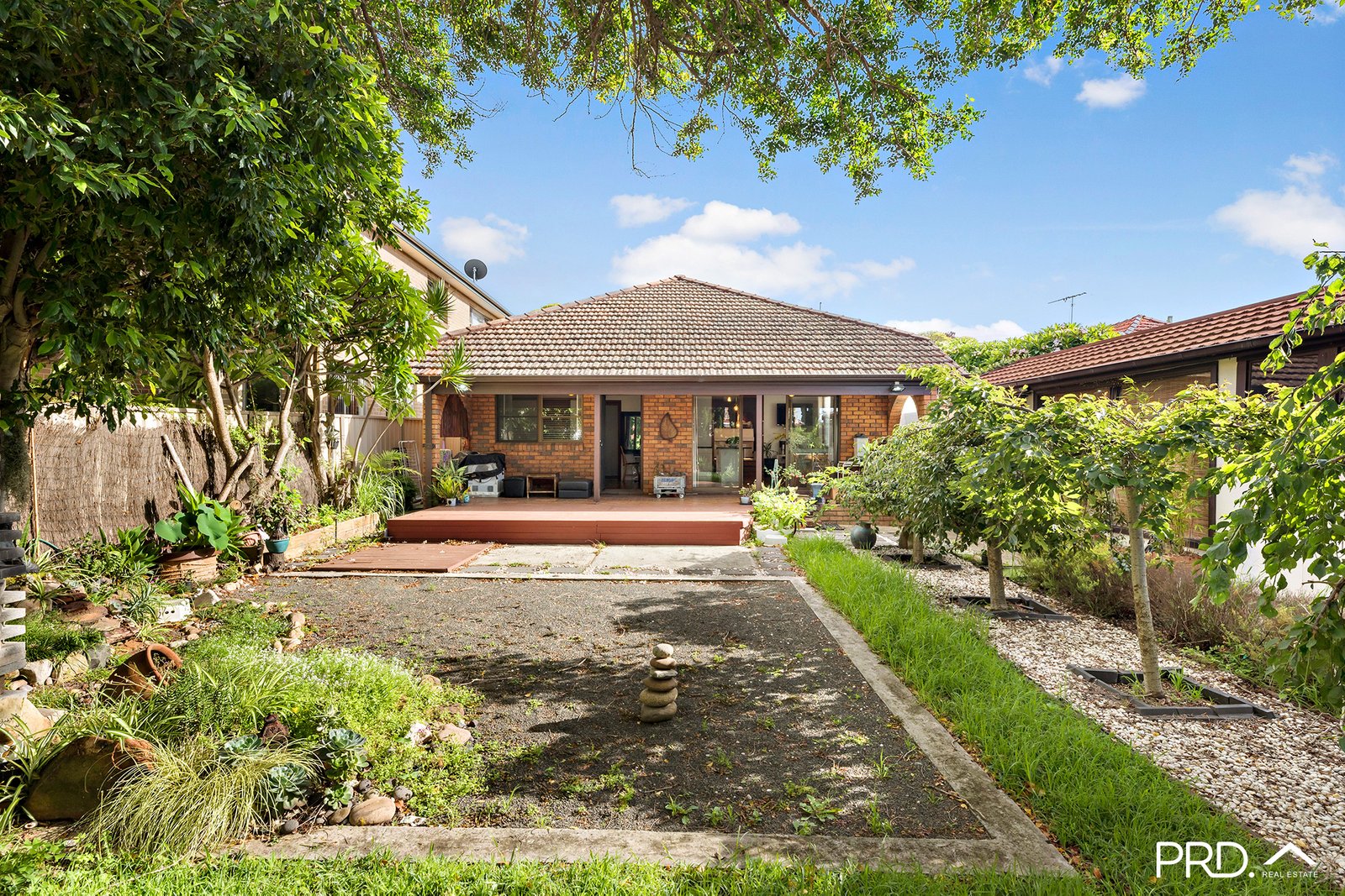 17 Park Road SANS SOUCI 9
