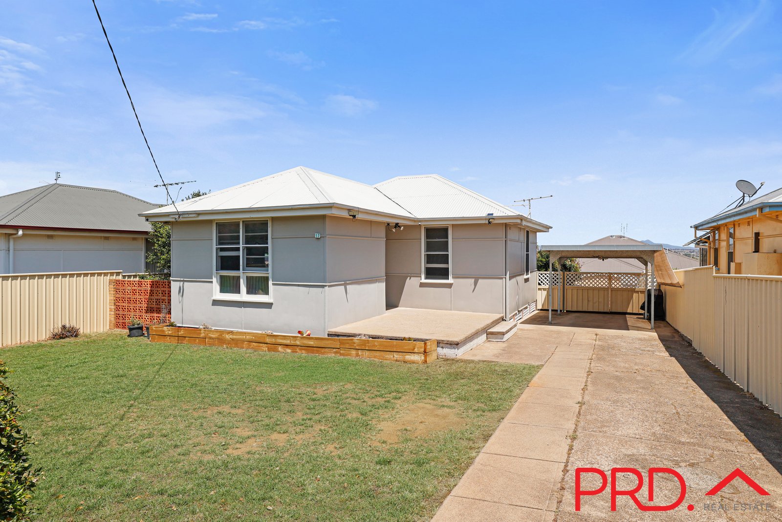 17 Peel Street TAMWORTH 1
