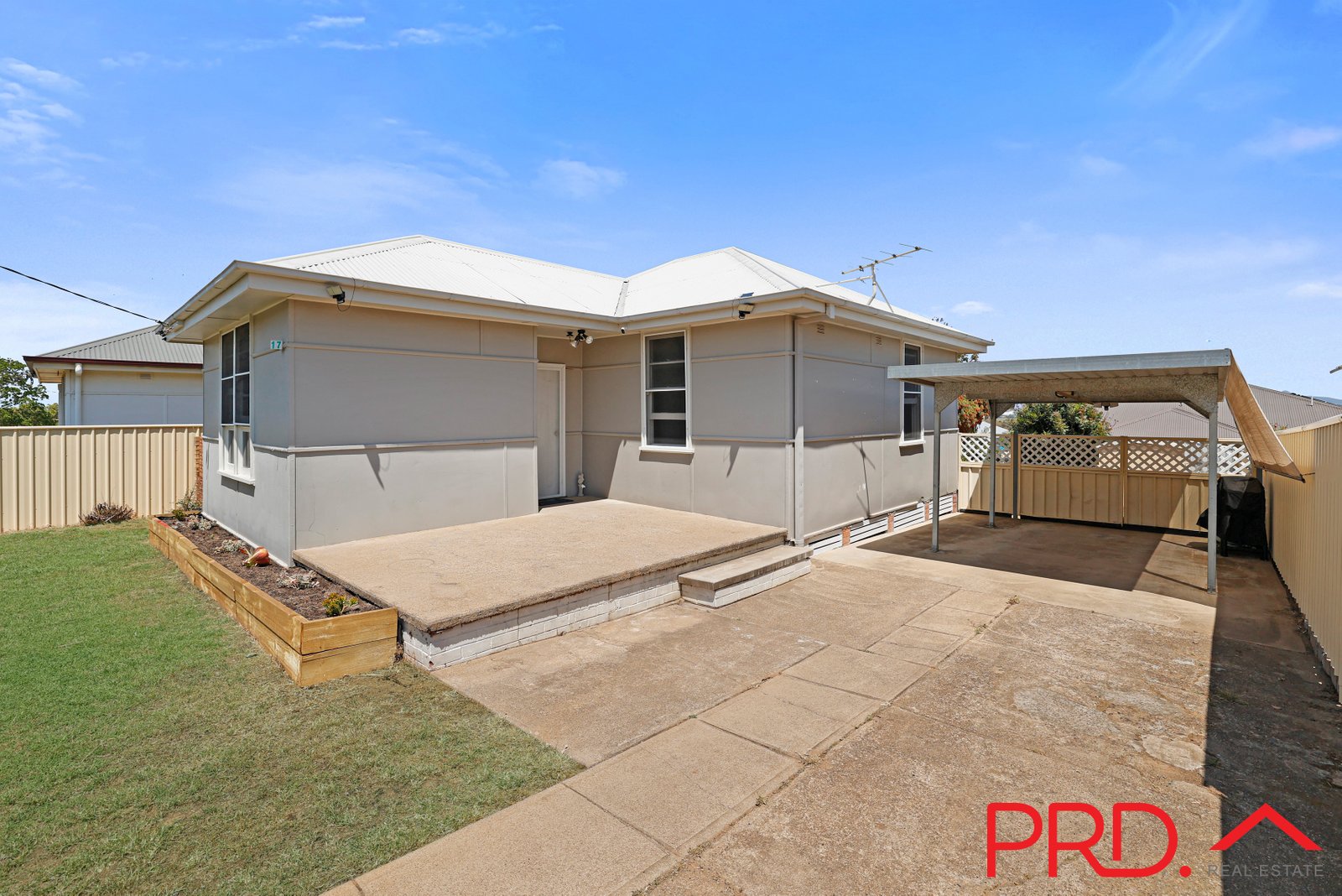 17 Peel Street TAMWORTH 3