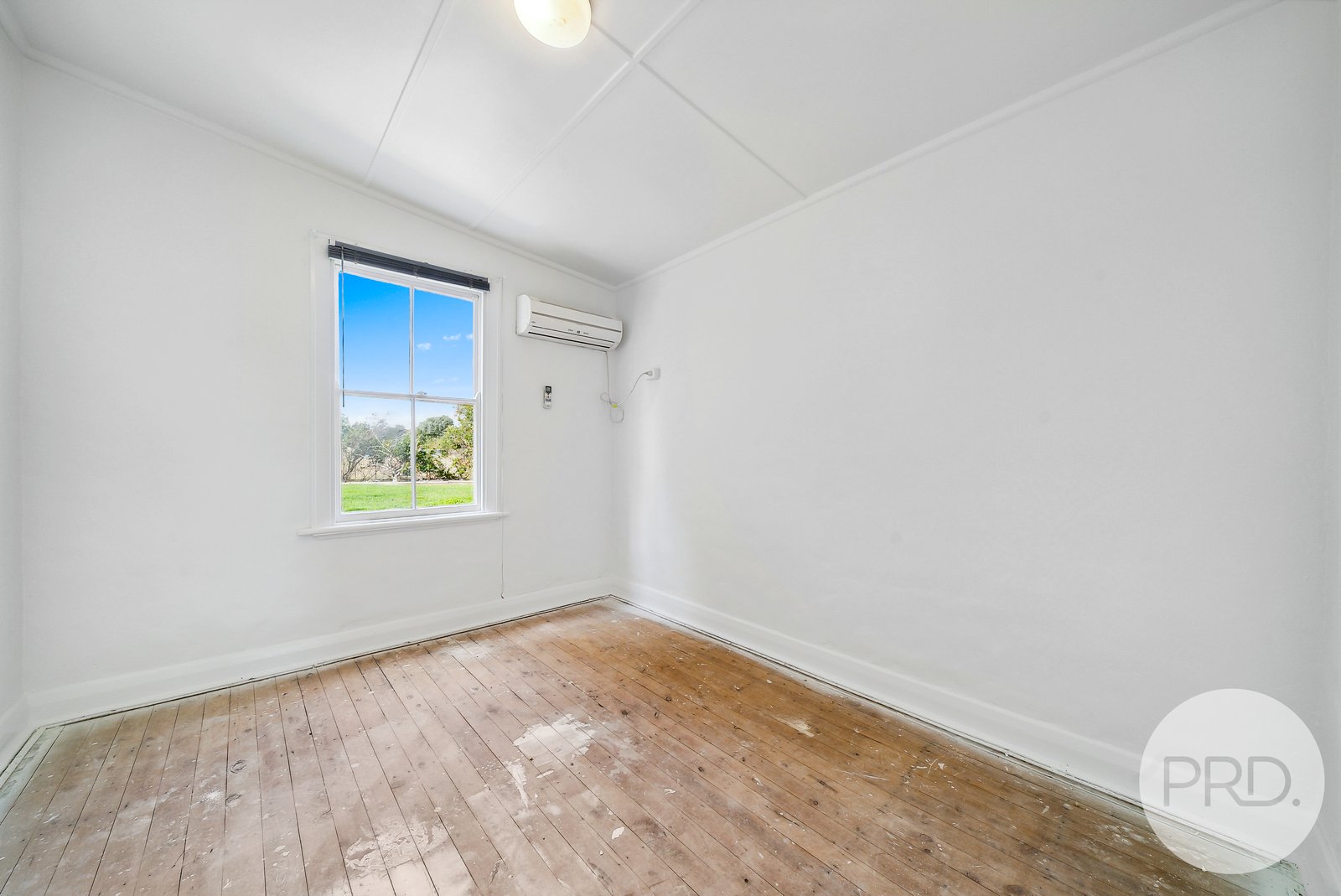 17 Railway Street THE ROCK 7