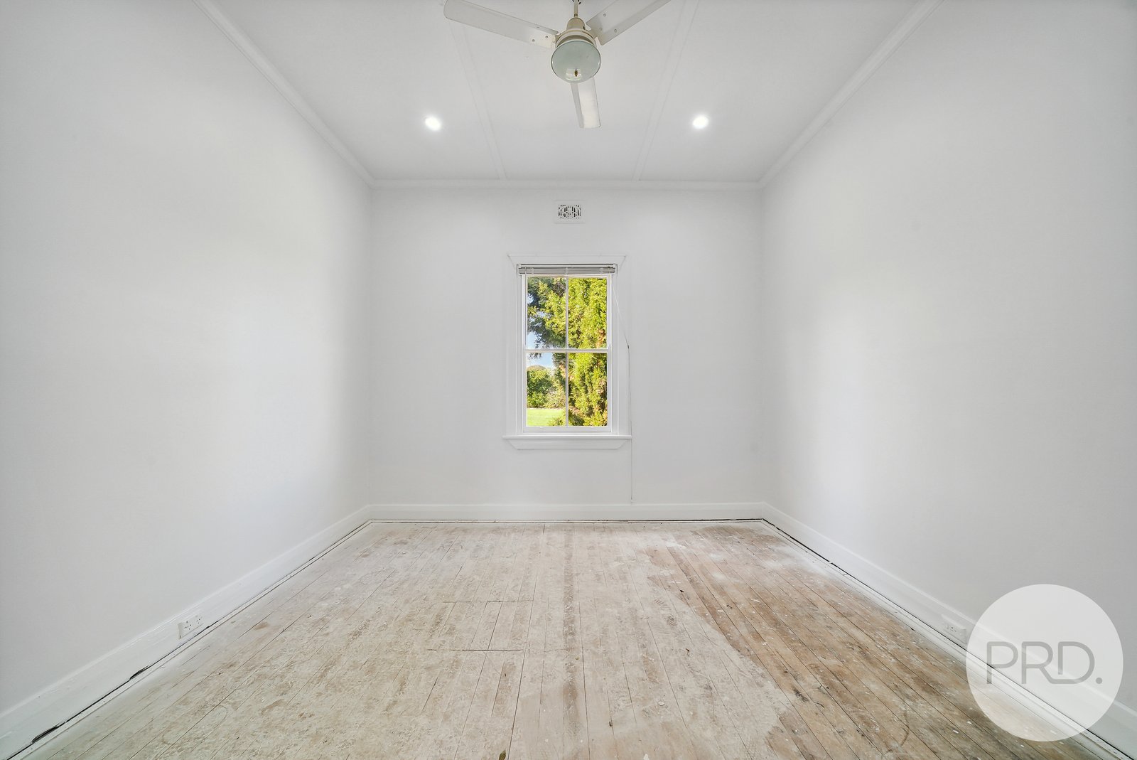 17 Railway Street THE ROCK 8