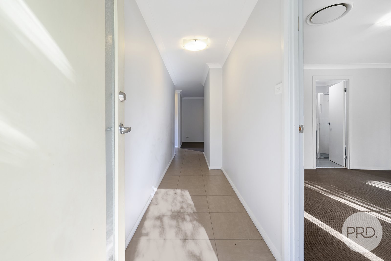 17 Regal Park Drive TAMWORTH 2