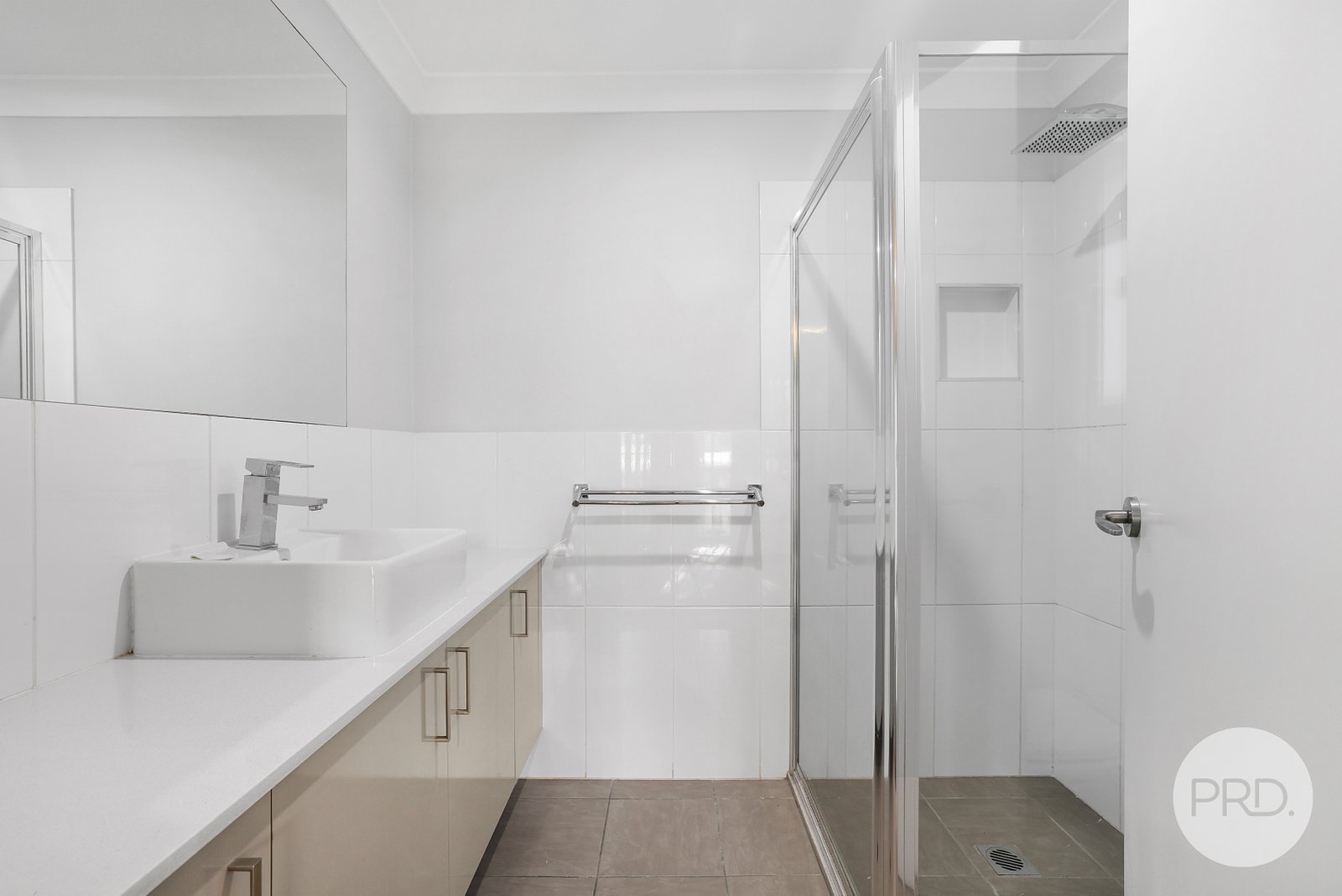 17 Regal Park Drive TAMWORTH 4