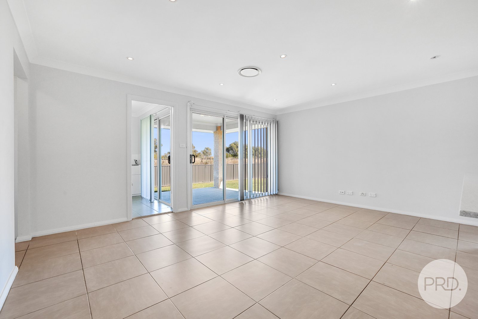 17 Regal Park Drive TAMWORTH 9