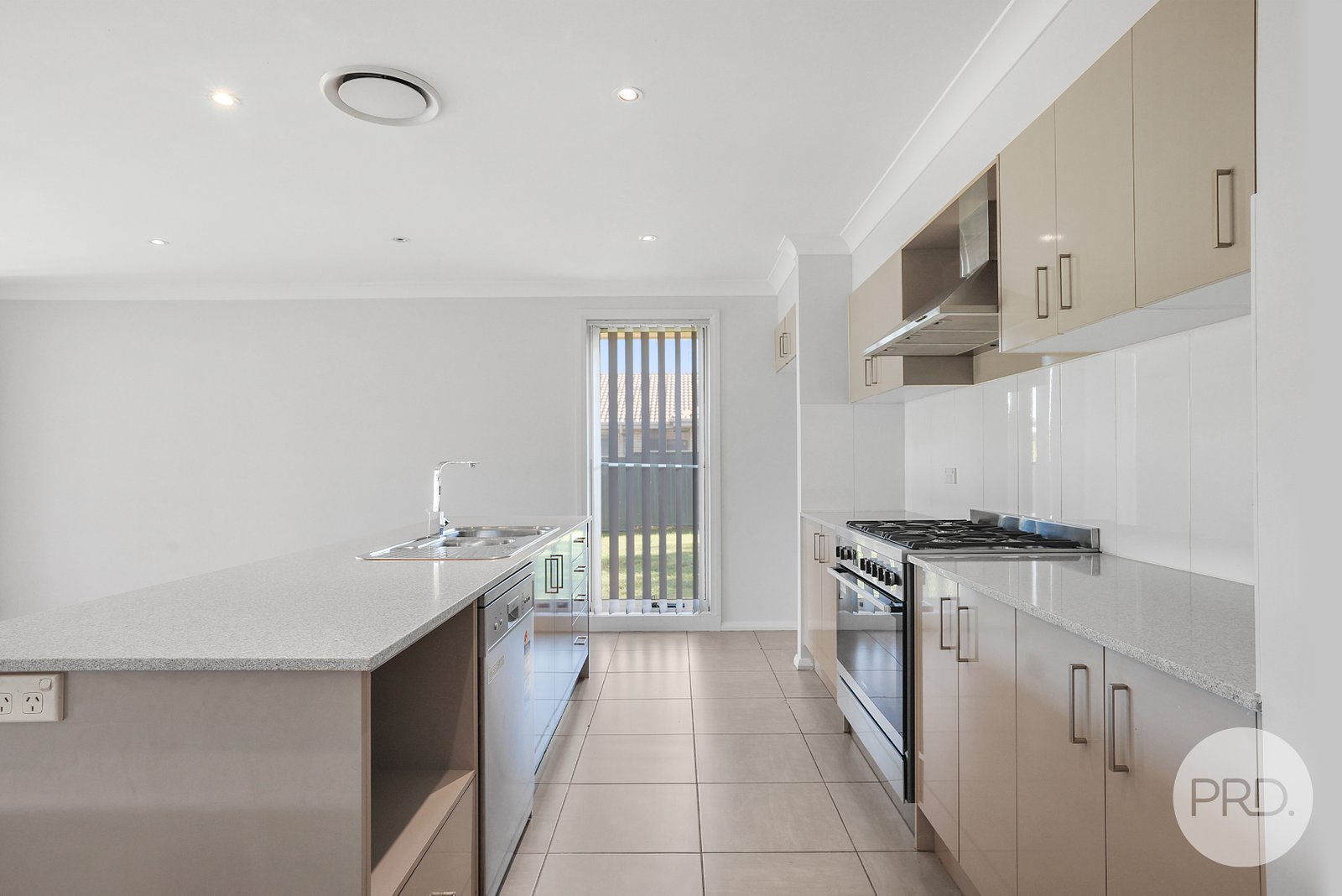 17 Regal Park Drive TAMWORTH 13