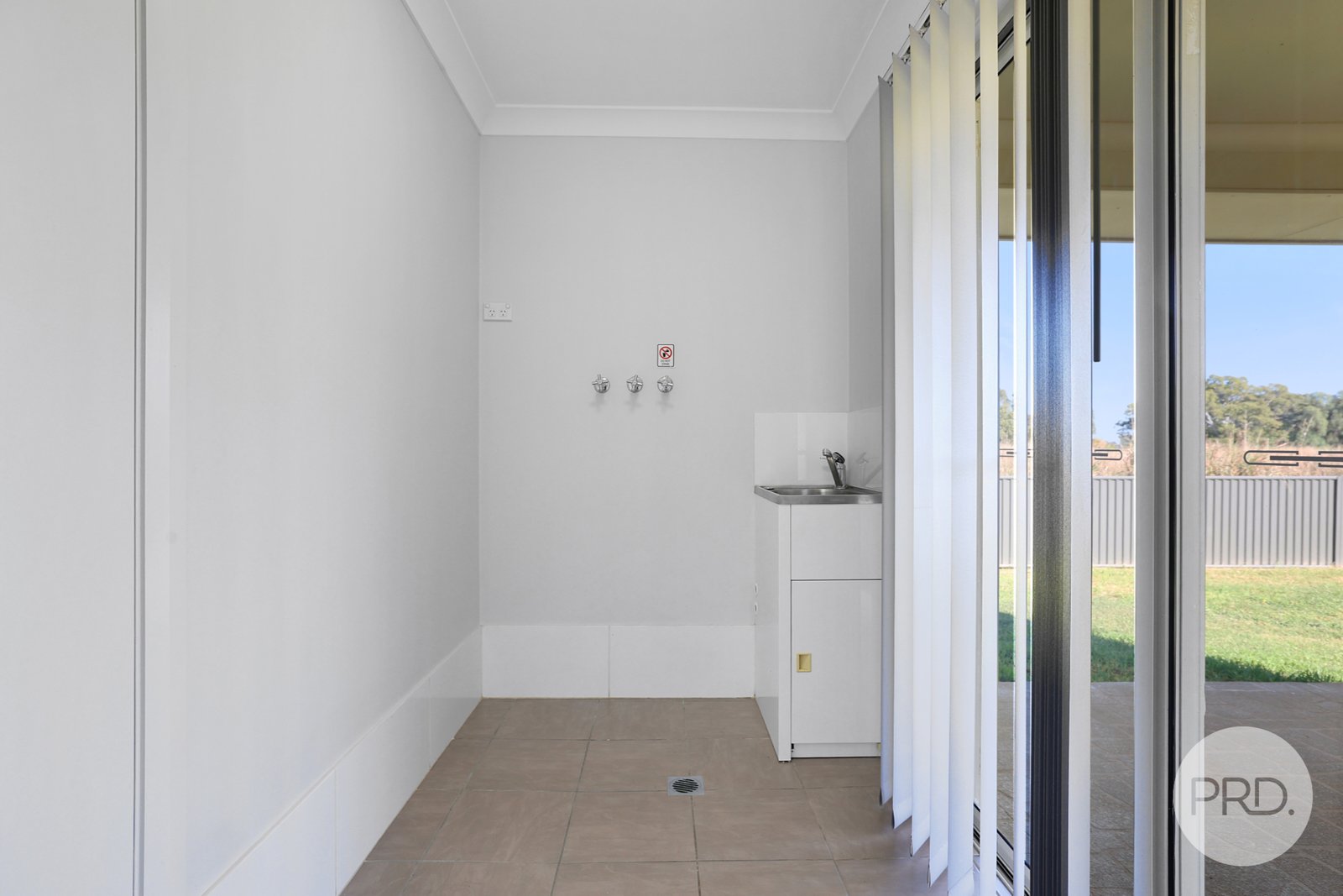 17 Regal Park Drive TAMWORTH 16