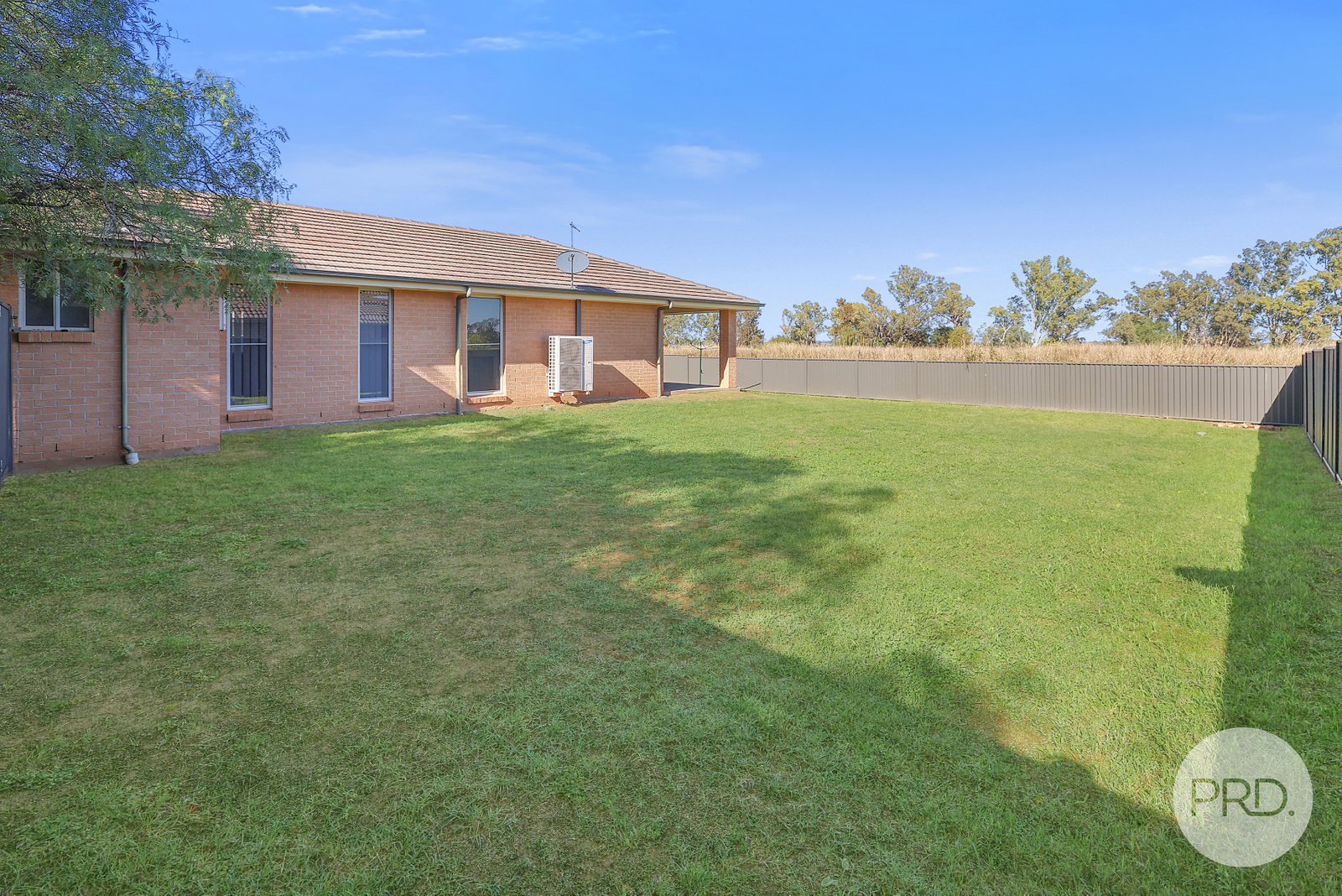 17 Regal Park Drive TAMWORTH 21