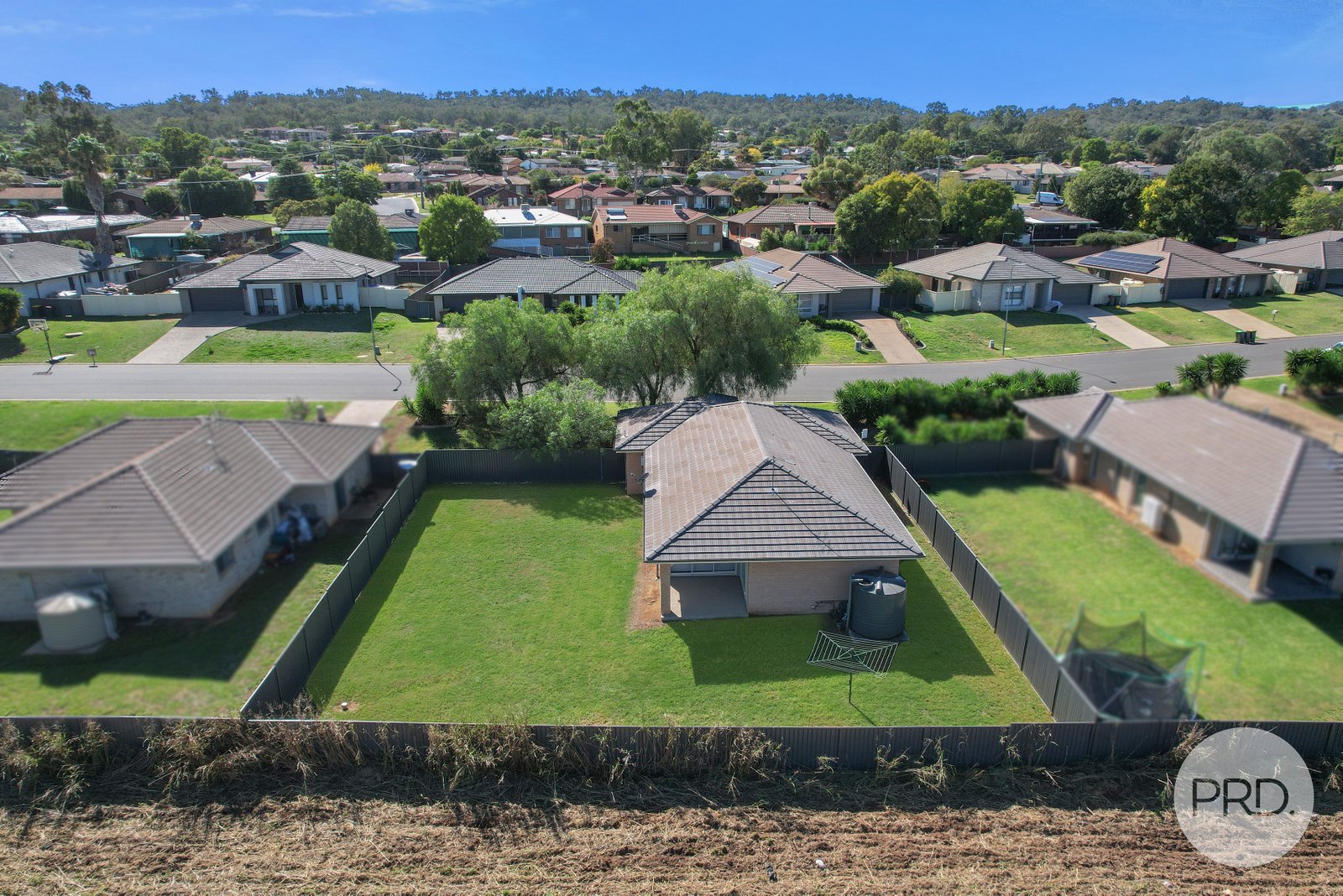 17 Regal Park Drive TAMWORTH 23