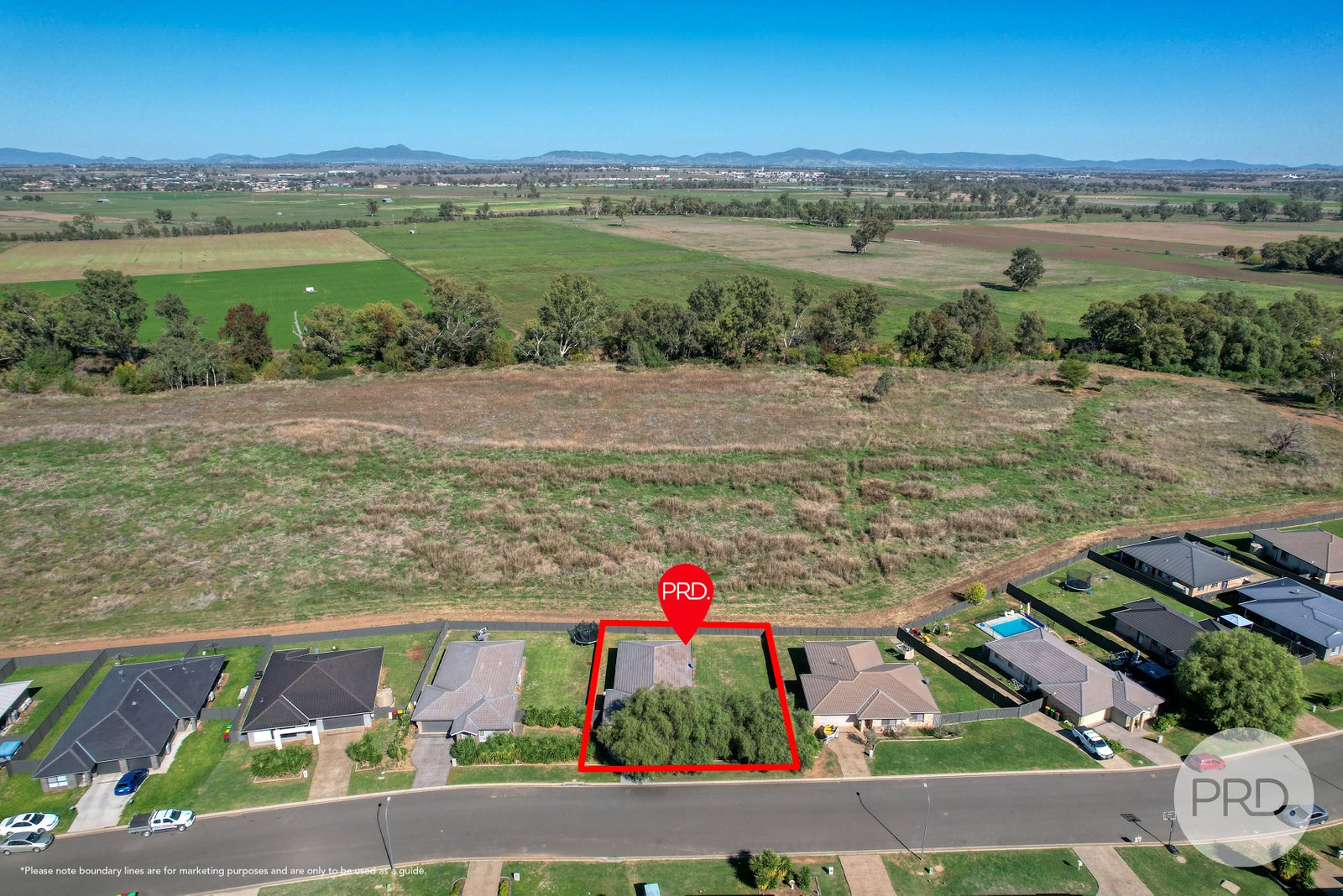 17 Regal Park Drive TAMWORTH 25