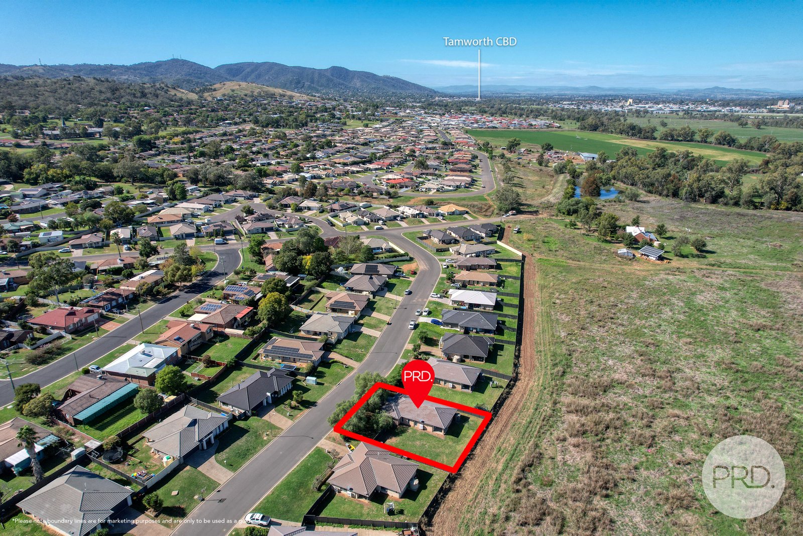 17 Regal Park Drive TAMWORTH 26