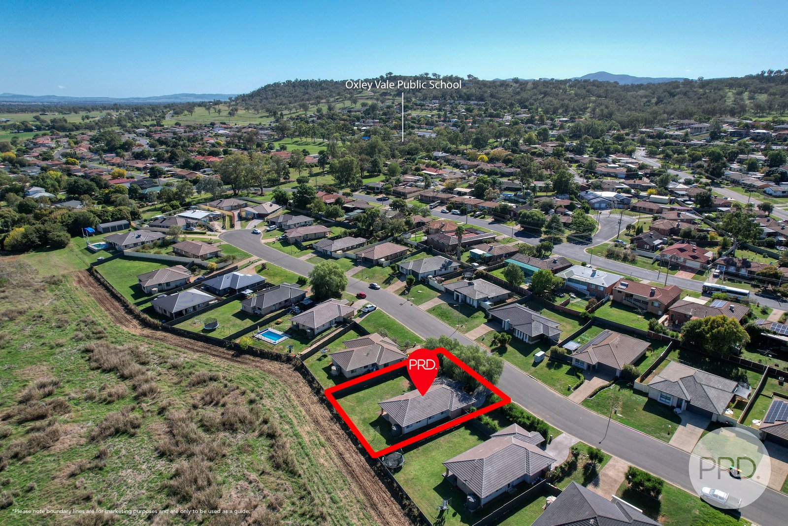 17 Regal Park Drive TAMWORTH 27